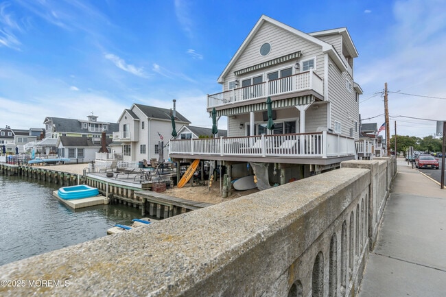 Building Photo - 93 Ocean Ave Rental