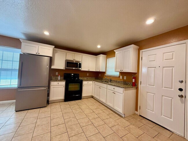 Photo - 3107 W Travis St