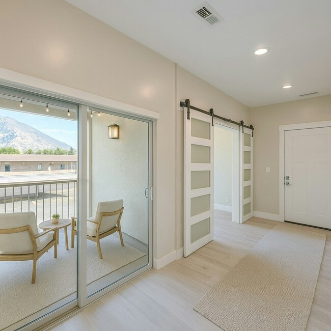 Photo - 67 S Main St Unidad #201 - Flex