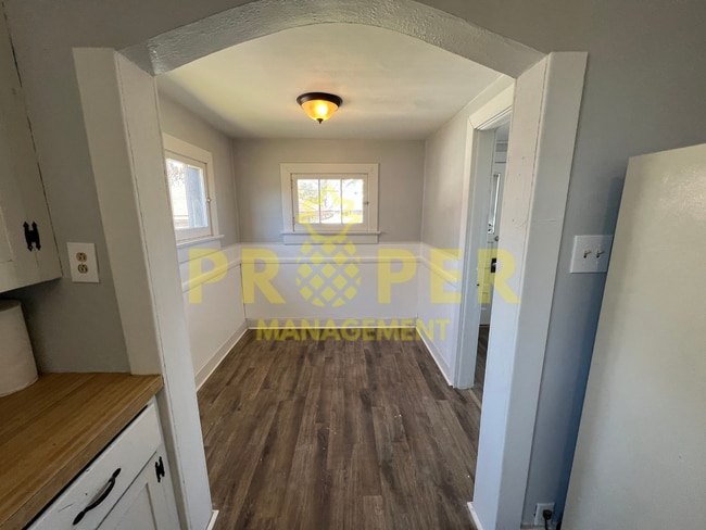 55 Sandhurst Dr