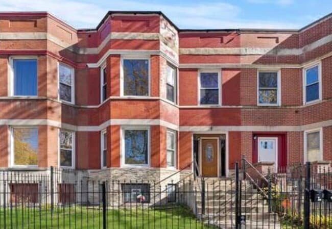 Building Photo - 6541 S Ellis Ave Unit 2