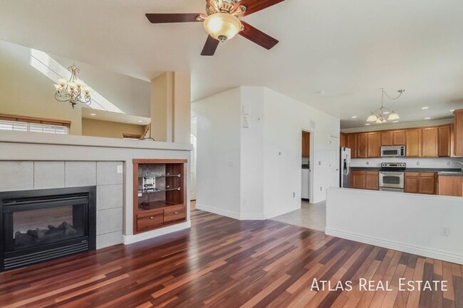 Photo - 430 Winebrook Way