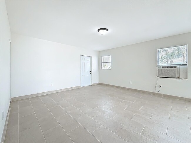 Photo - 497 Normandy Rd