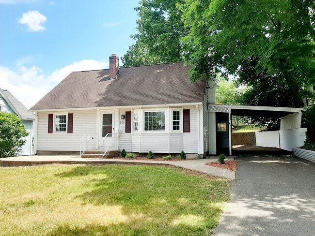 Photo - 15 Ellington St