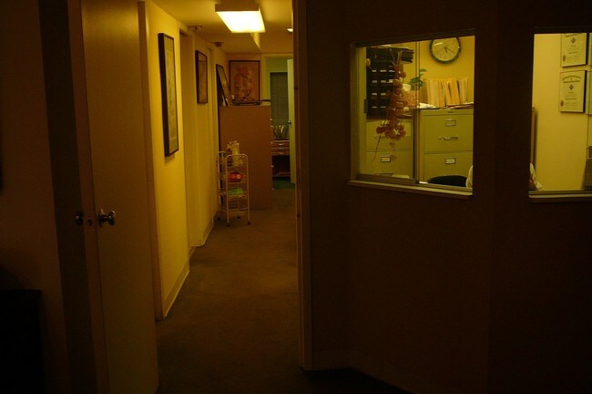 Photo - 324 E 30th St