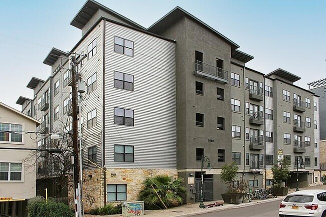 Building Photo - 2502 Leon St Unit 312 Rental
