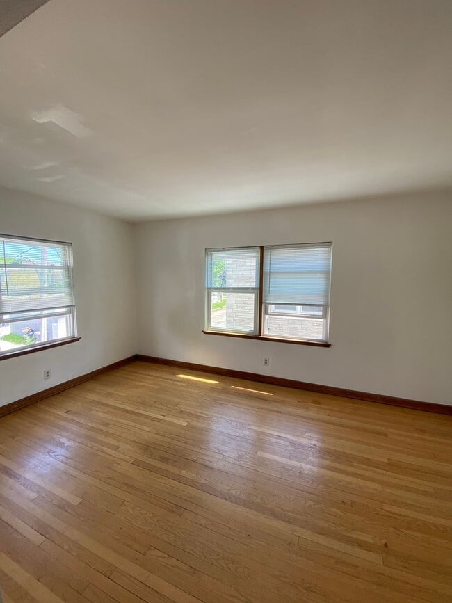 3904 W Greenfield Ave Unit 3904-4