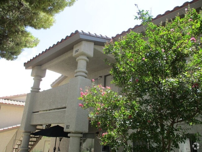 Building Photo - Rock Springs I Condo - Upper Unit 202