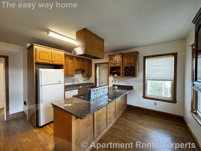 30 Hume Ave Unit 2