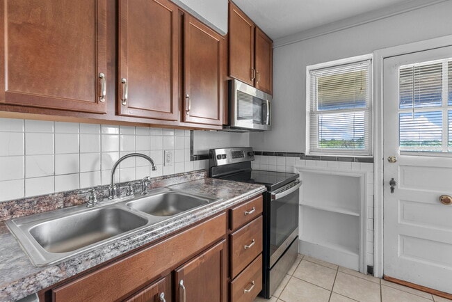 6010-20 S Kingshighway
