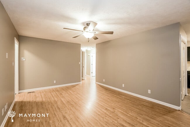 Photo - 451 Cranklen Cir