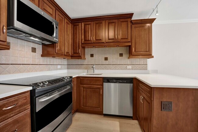 Photo - 1030 N State St Unit 34D