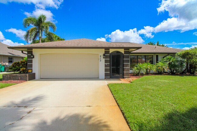 Photo - ** 3 BED\2 BATH SINGLE FAMILY HOME WITH PRIVATE HEATED POOL ** LELY GOLF ESTATES IN NAPLES FL ** ...