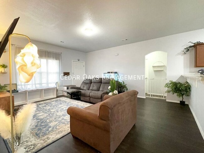 Photo - 2389 Wyandotte Ave