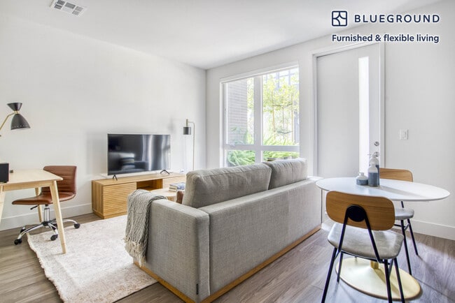 Photo - 2260 W El Camino Real Unidad FL0-ID673