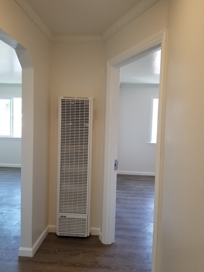 Wall Heater - 254 Abbot Ave Unit Apt