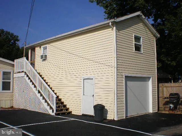 Building Photo - 102 Lights Addition Dr Unit A