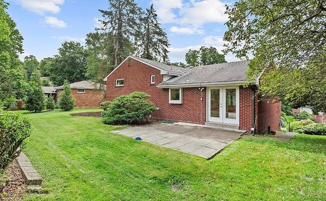 Building Photo - SingleFamily Home