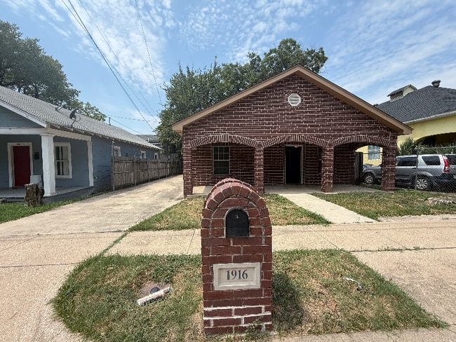 Building Photo - 1916 Grainger St Rental