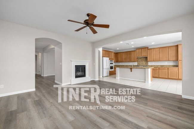 Photo - 3152 Overton Way