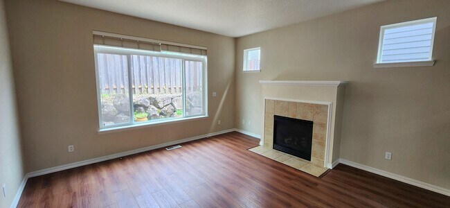 Photo - 20781 SW Skiver St