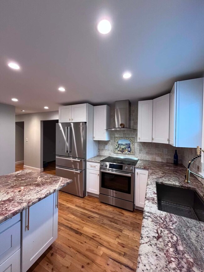 340 Maple St Unit 2nd Floor