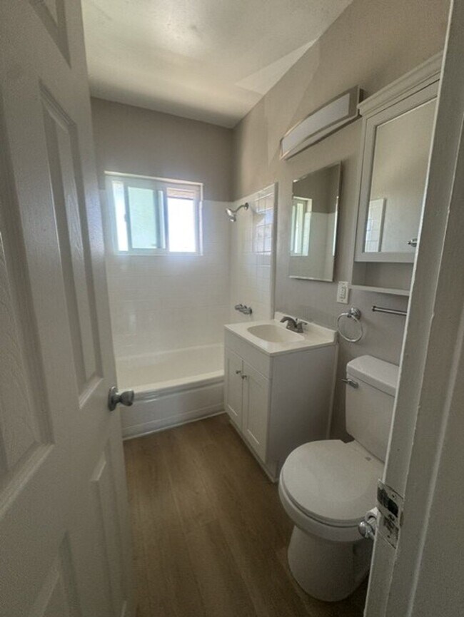 Photo - Marine Bay Apartments