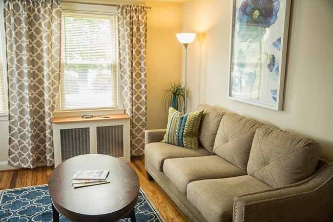 Ivy Crossing at Catonsville