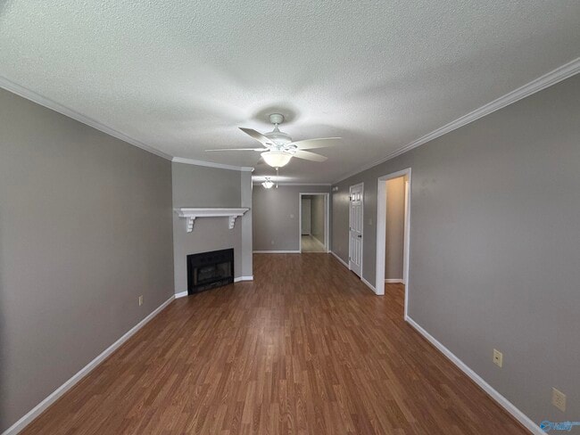Photo - 402 Pine St NW