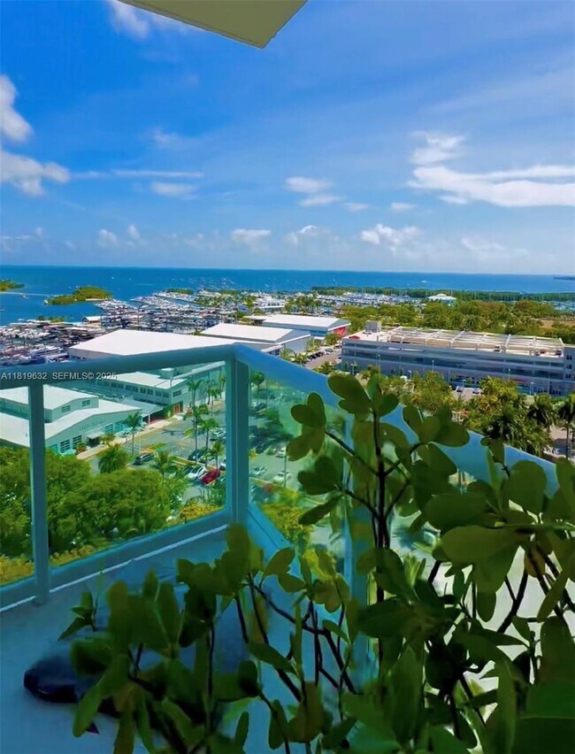 Photo - 2645 S Bayshore Dr Unidad 1403