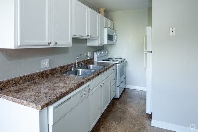 1BR, 1BA - 615 SF
