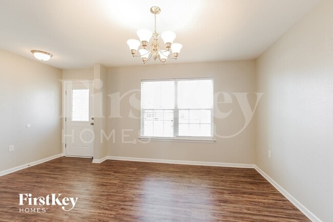 Photo - 2936 Village Center Dr