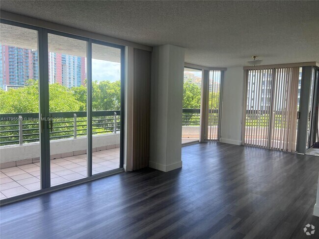 Building Photo - 3400 NE 192 St Unit 504 Rental