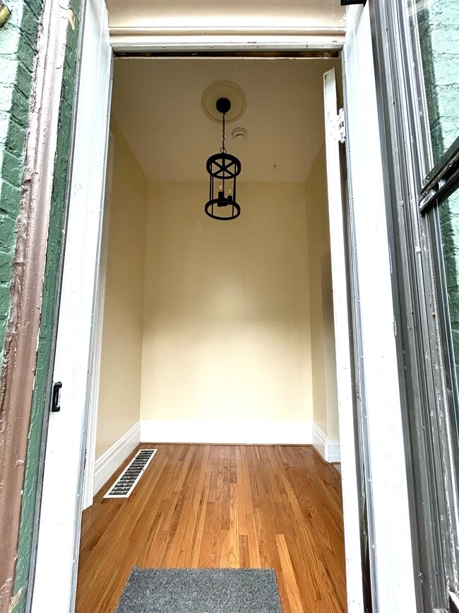 Photo - 801 Willard St