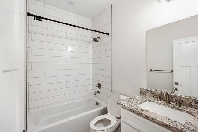 Photo - 2947 W 20th St