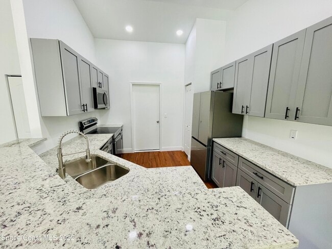 Photo - 1642 Javier St