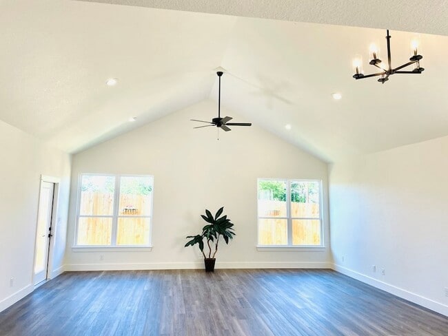 Photo - 706 Cirrus Ln