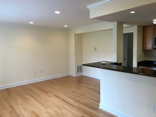 Photo - 50 Gerry Rd Unit 7UVF