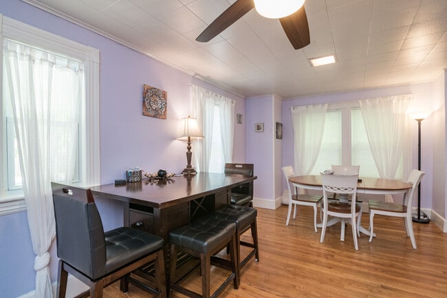 sala de estar - 5 Greenwood Ct