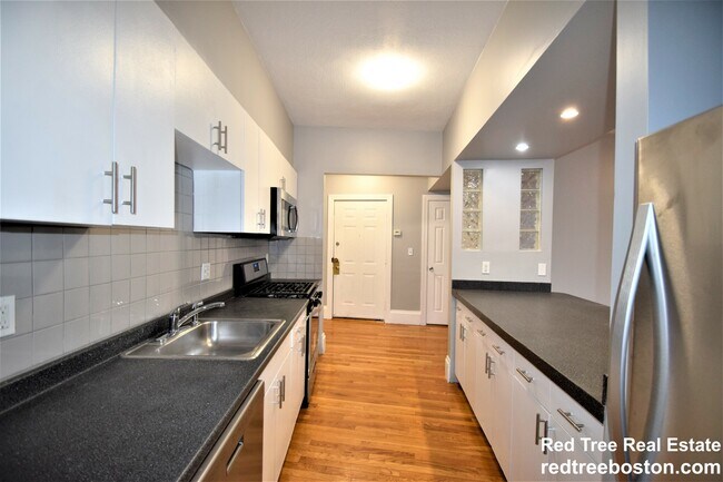 83 Glenville Ave Unidad 1