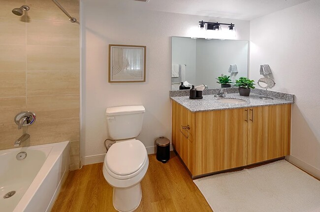 Building Photo - 18036 Park Row Blvd Unit 11210 Rental