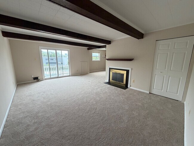 17 Warren Lodge Ct