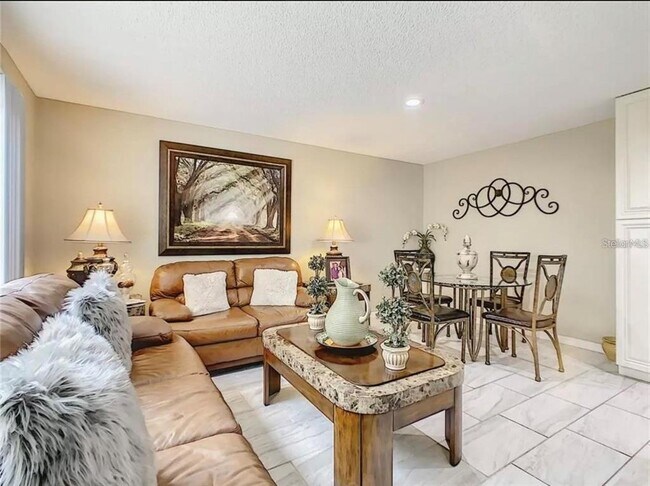 Photo - 1006 Longfellow Ct Unit 176C