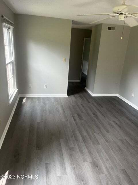 Photo - 114 King George Ct