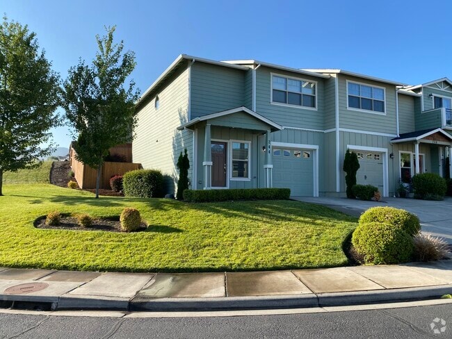Building Photo - 244 Dunthorpe Dr Rental