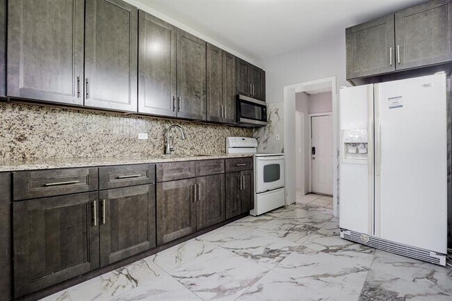 Photo - 430 NW 133rd St
