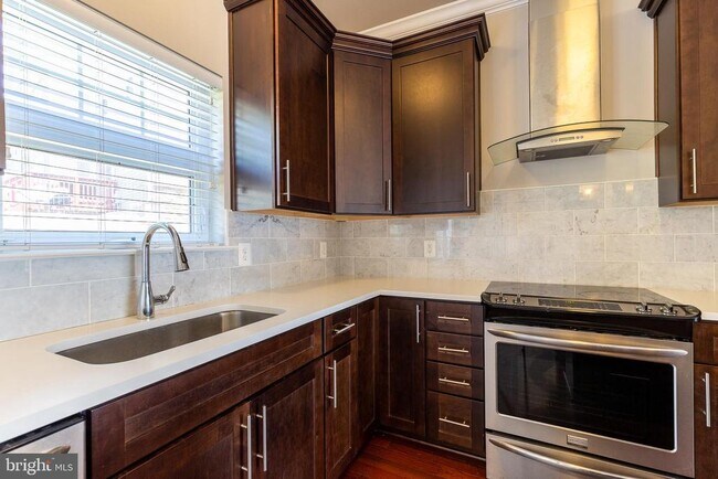 427 Woodcrest Dr SE