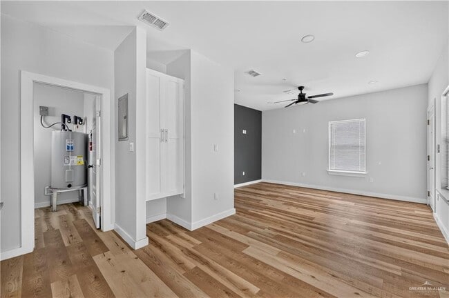 1207 W Kennedy St Unit 3