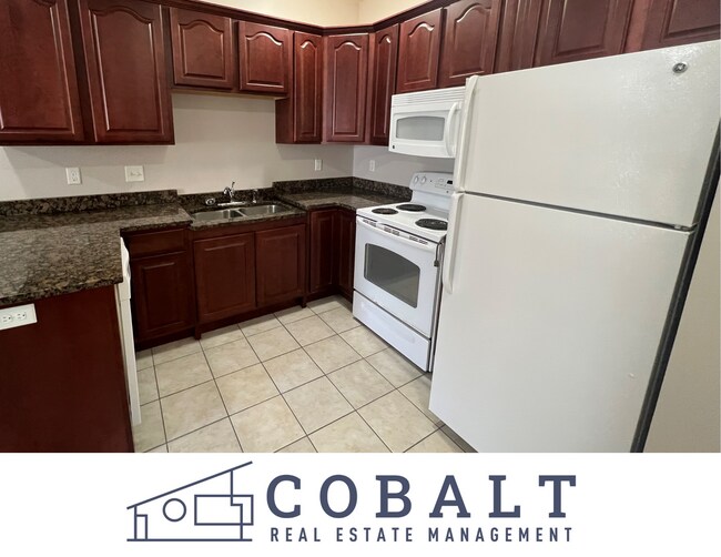 Building Photo - LUXURIOUSLY ELEGANT DESIGN 1 BDR APT.