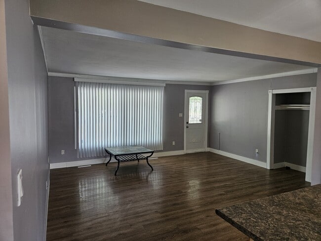 Photo - 333 Elphinstone St